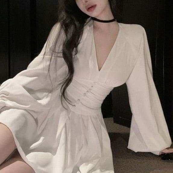 白ワンピース 華麗な女神のロマンティックワンピース