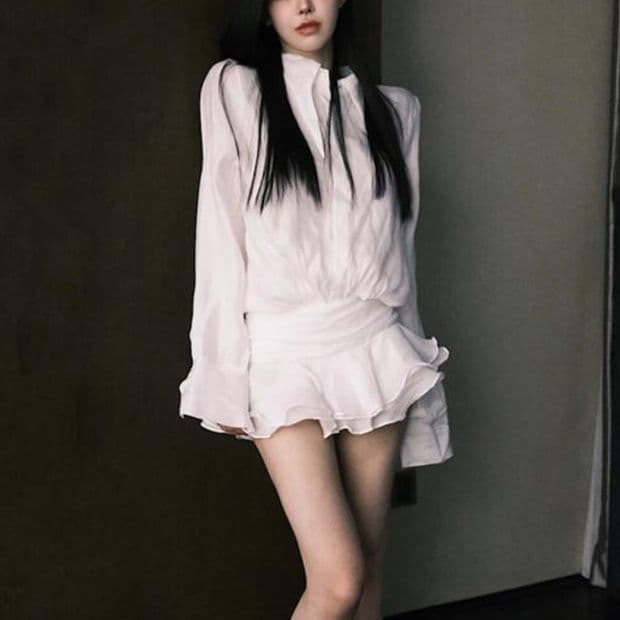 白ワンピース フリル付きロマンティックミニワンピース