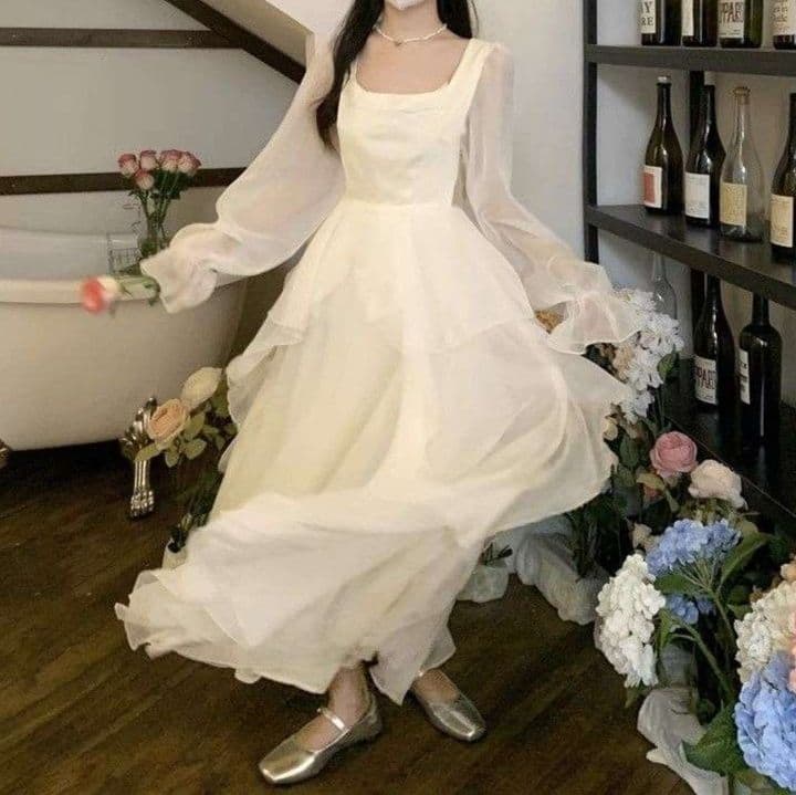 白ワンピース ふんわりティアードフリルメイド風ワンピース