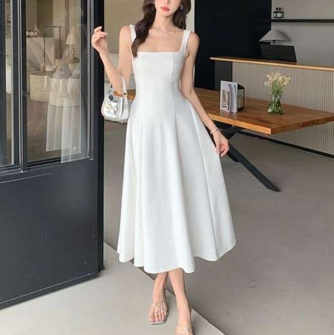 白ワンピース 優美な夏向けミモレ丈ワンピース