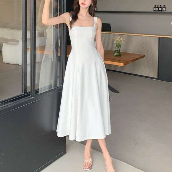 白ワンピース 優美な夏向けミモレ丈ワンピース