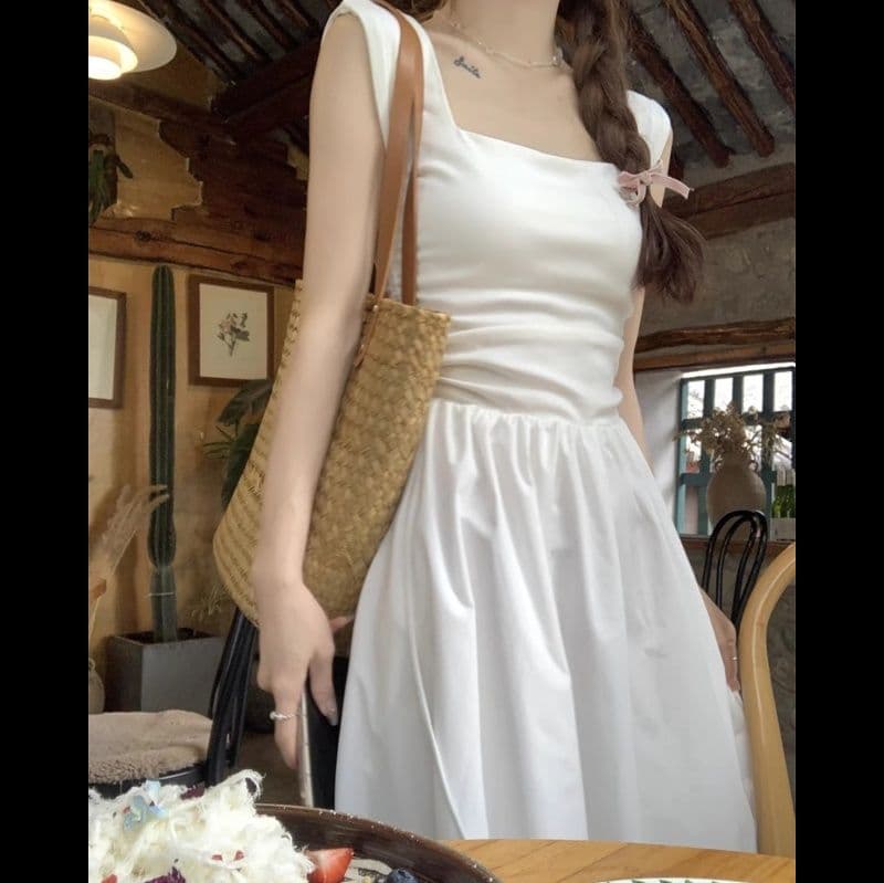 白ワンピース シンプル優美ギャザーワンピース