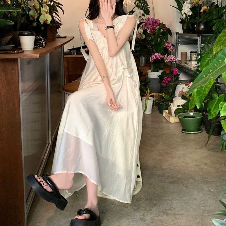 白ワンピース リボンストラップキャミミモレワンピース