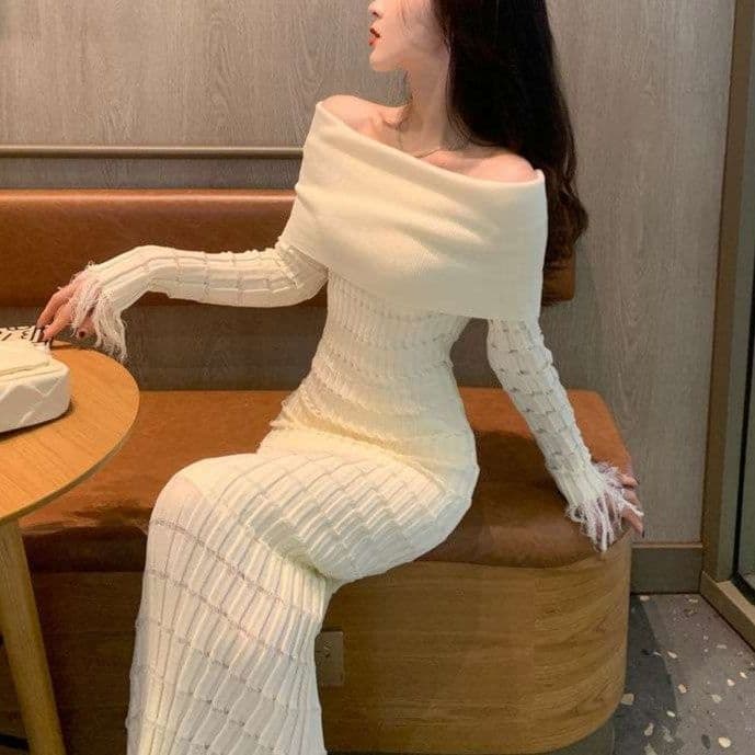 白ワンピース オフショルダーニットワンピース