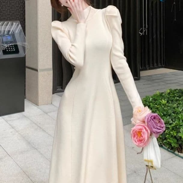 白ワンピース ギャザー袖エレガントマキシワンピース
