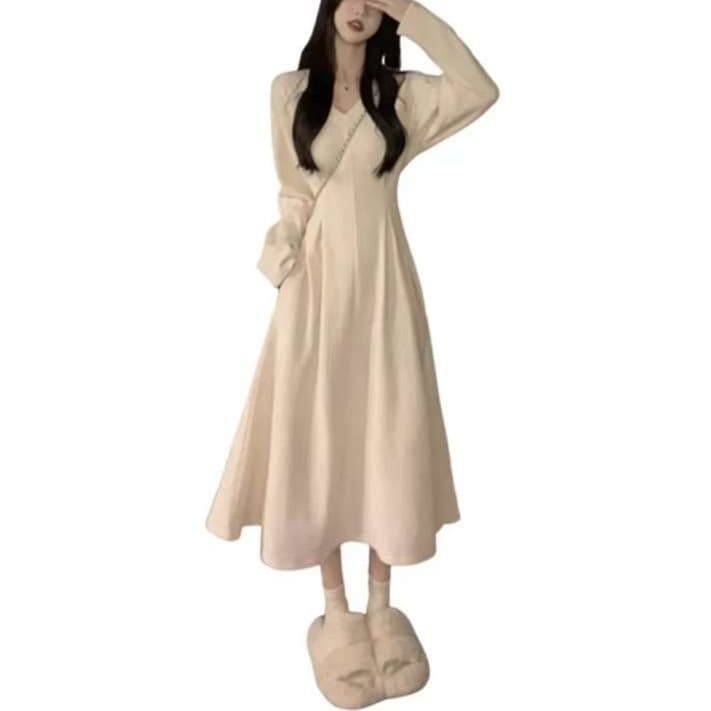 白ワンピース エレガントフレアワンピース