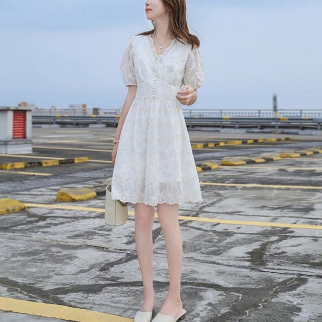白ワンピース レース編みパフスリーブワンピース