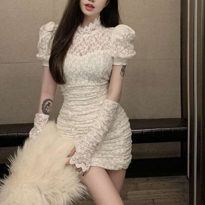 白ワンピース ロマンティック袖付きレースワンピース
