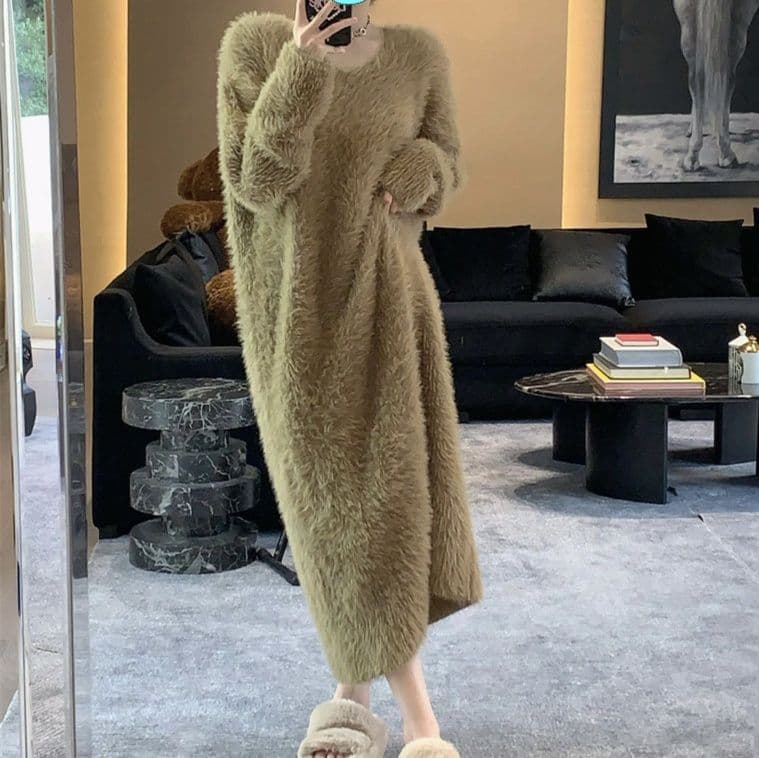 白ワンピース ふわもこミモレ丈ワンピース