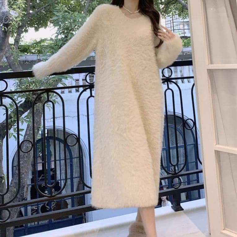 白ワンピース ふわもこミモレ丈ワンピース