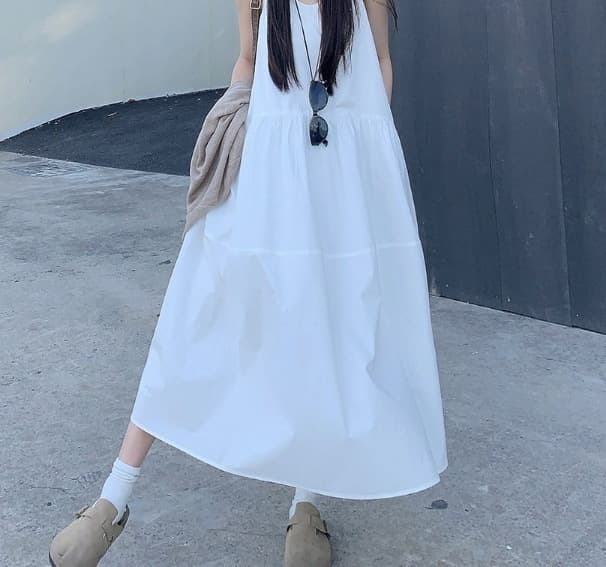 白ワンピース ゆったりシルエットミモレ丈ワンピース