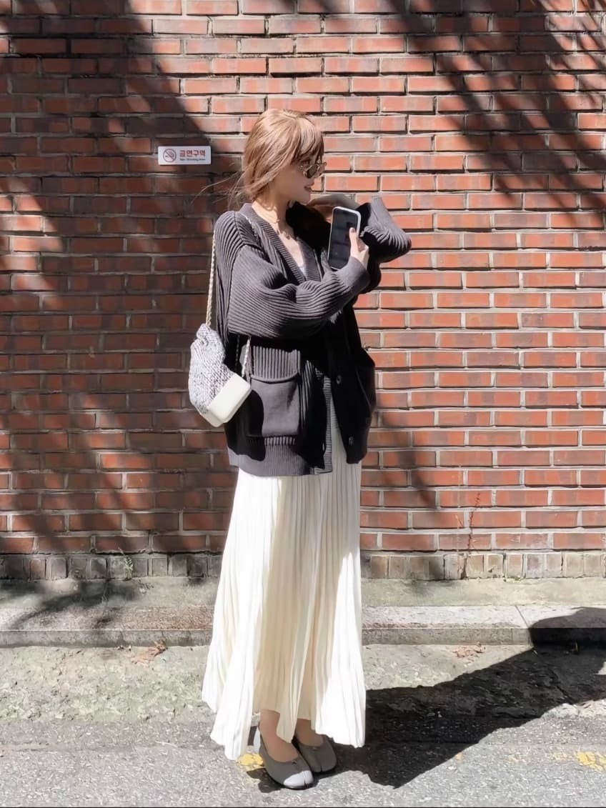 白ワンピース プリーツ ロングワンピース