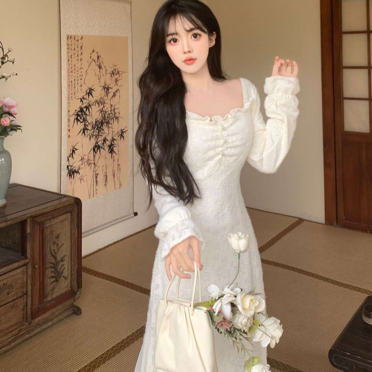 白ワンピース 優美な姫袖レースの華やかワンピース