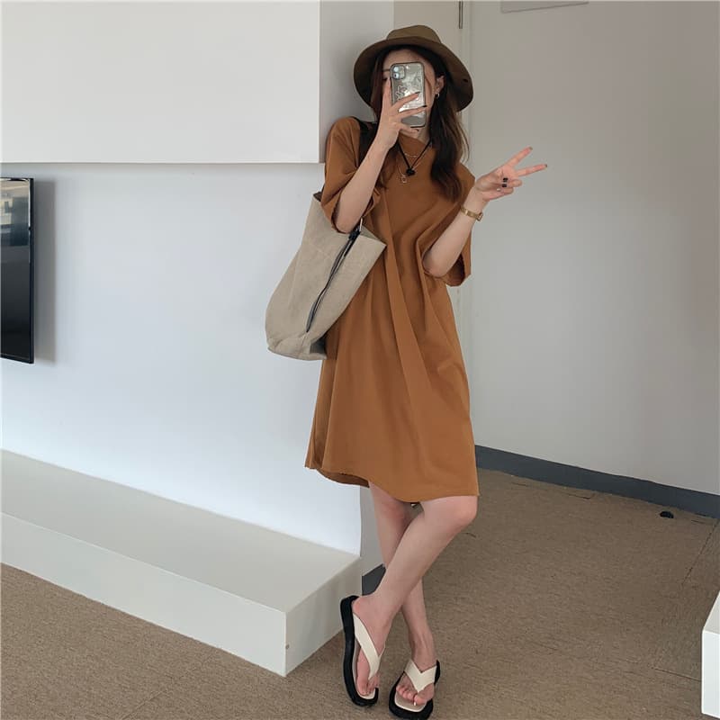 白ワンピース シンプル半袖ゆったりワンピース