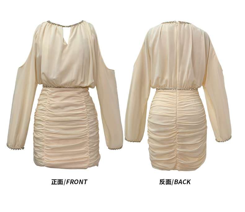 白ワンピース 肩見せデザイン ギャザーミニワンピース