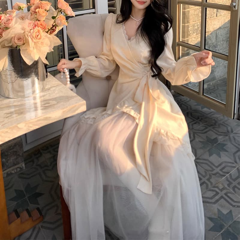白ワンピース 優美なレース重ねパフスリーブワンピース