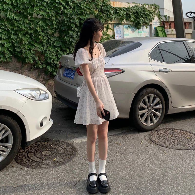 白ワンピース パフスリーブ姫系バックリボンワンピース