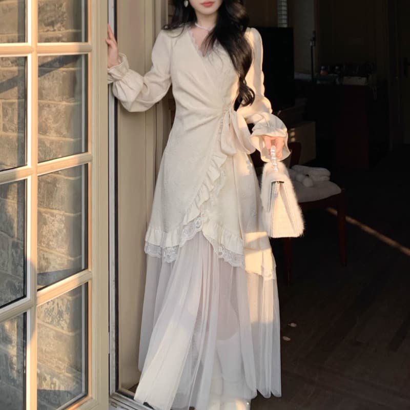 白ワンピース 優美なレース重ねパフスリーブワンピース