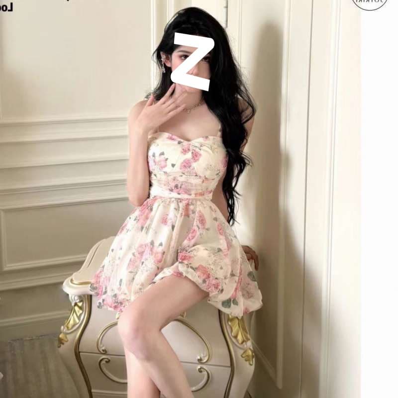 白ワンピース 薔薇柄ベアトップフレアワンピース